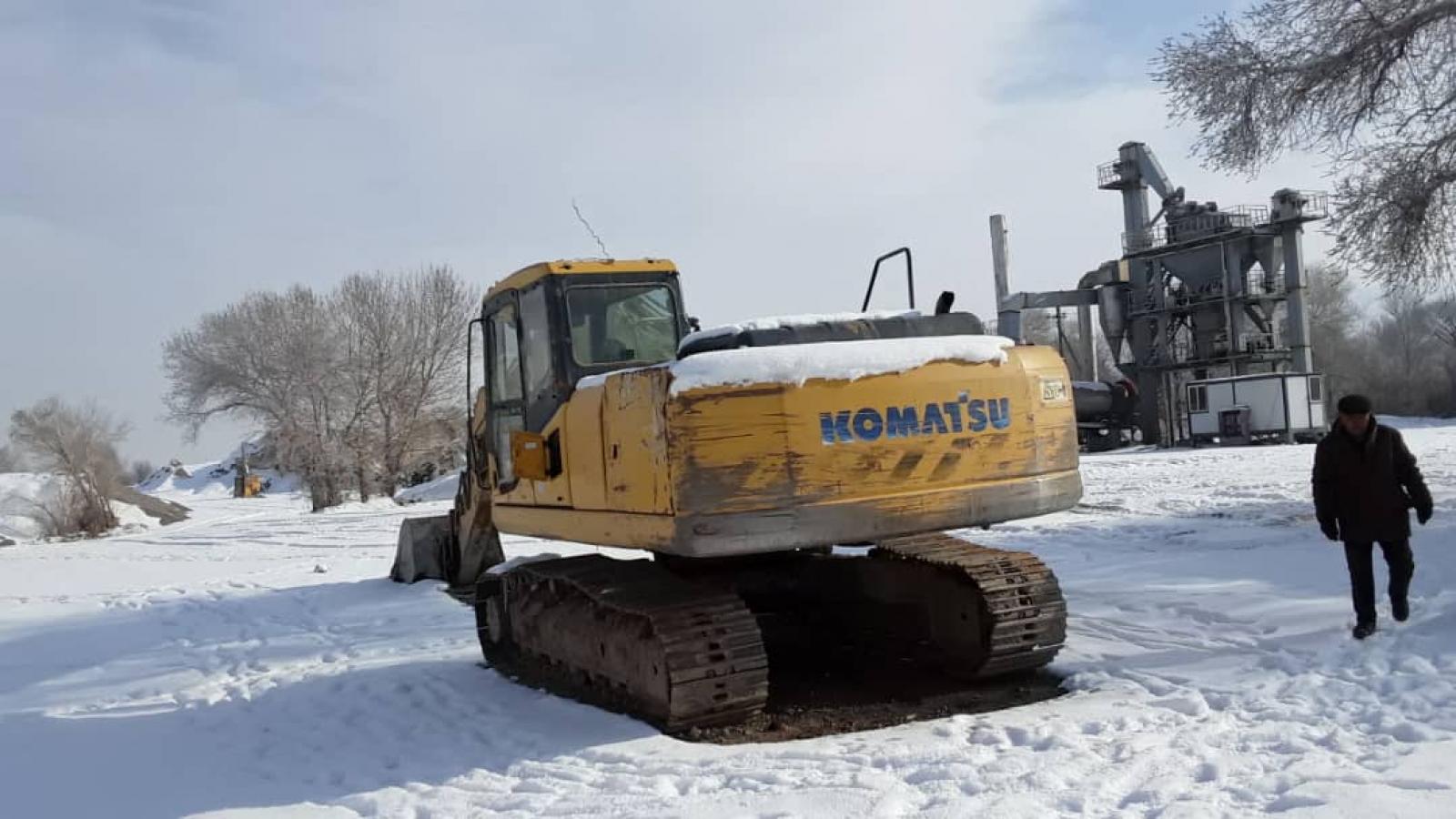 Komatsu PC-200-7                                                      
