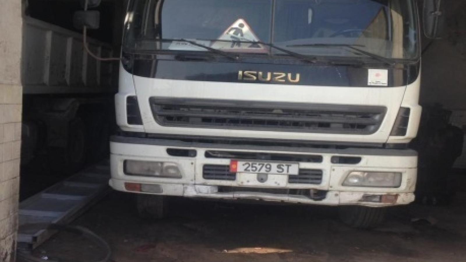 Тягач  Isuzu  седельный