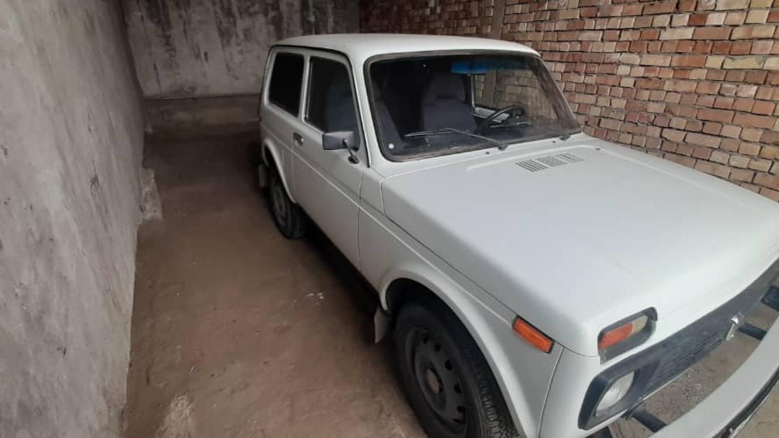 Автомашина ВАЗ-21214