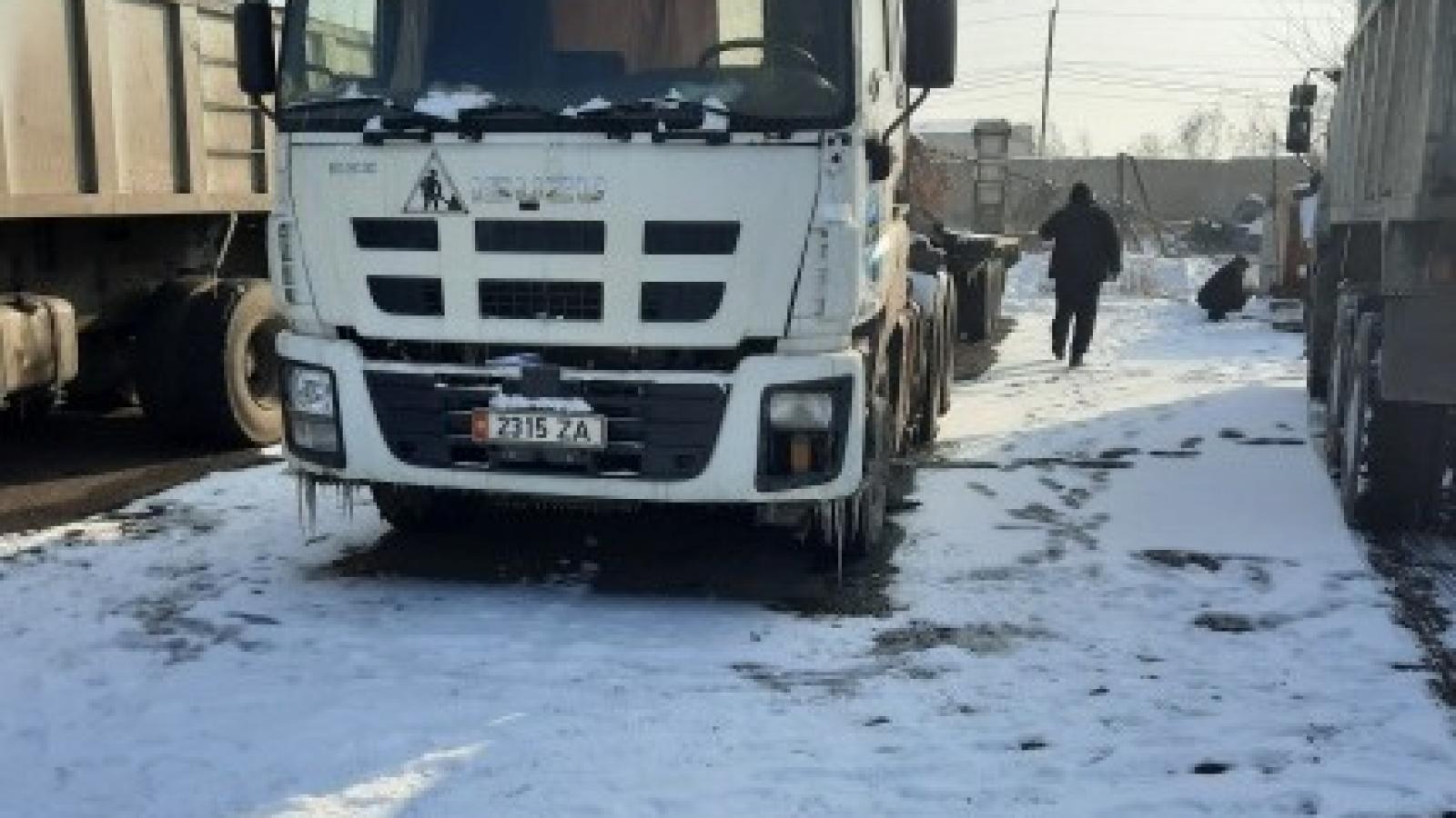 Седельный тягач# ИСУЗИ-EXZ251KZ
