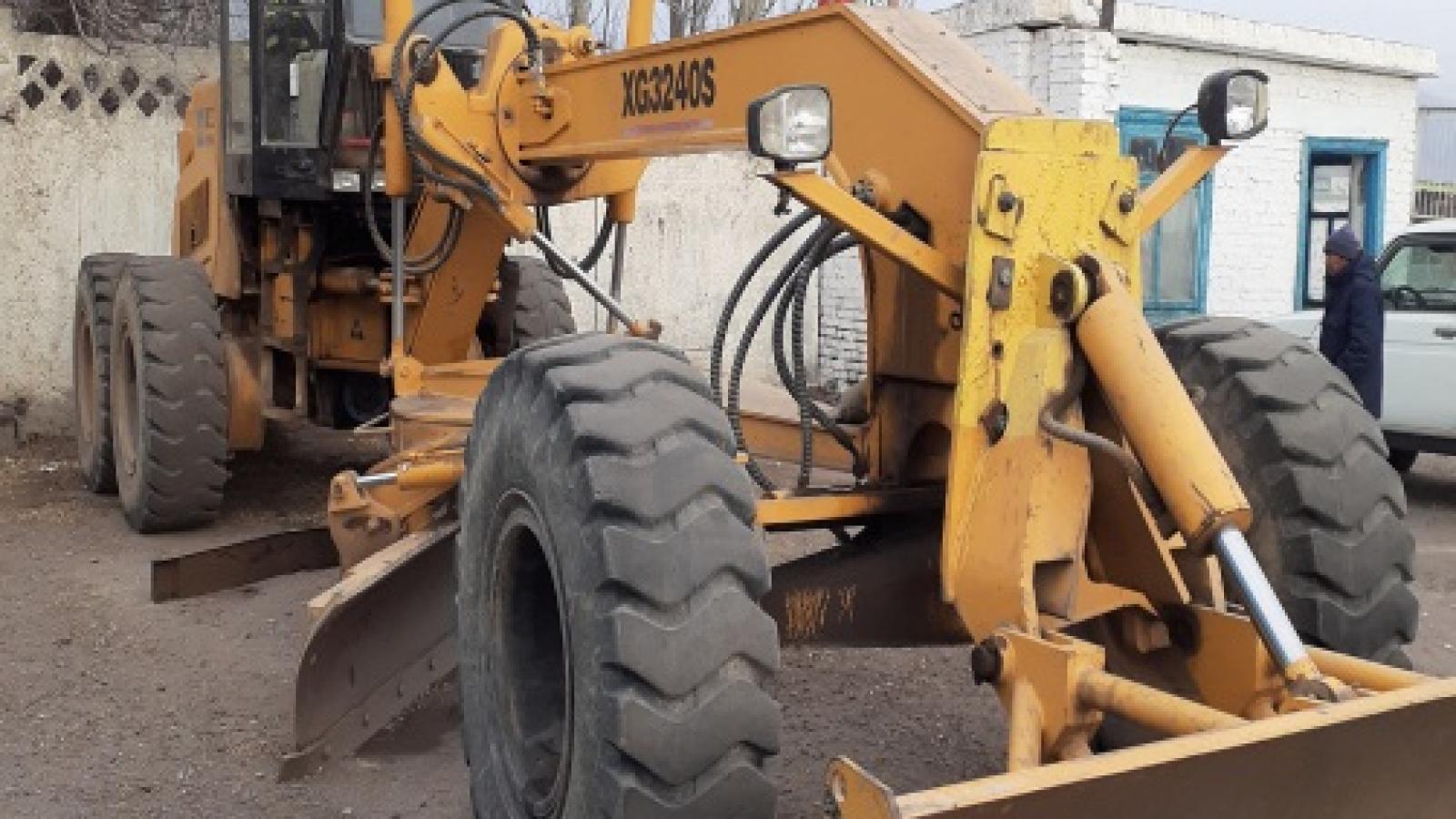 Автогрейдер XG 32 40 S